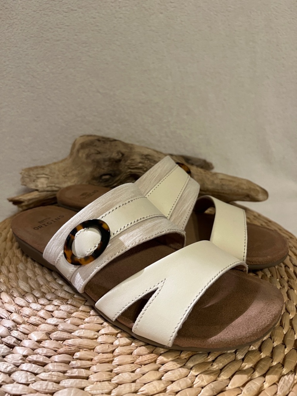 Earth Origins Brynley Sandal Cream Leather Size 9
